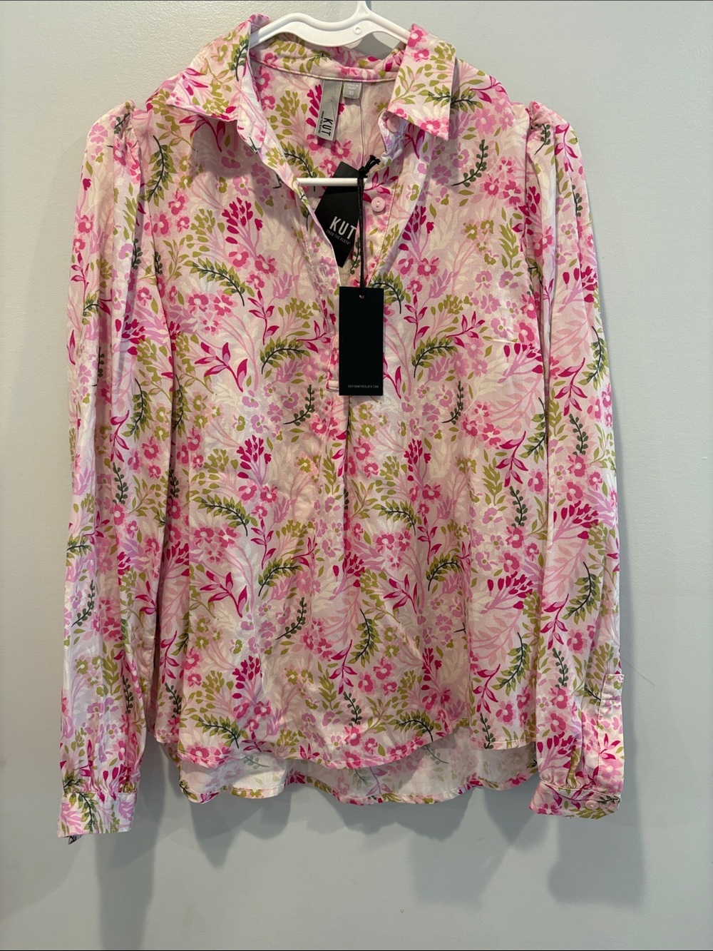 Kut from the Kloth Pink Green Floral Button-Shirt ptp 18 will fit small tag xs